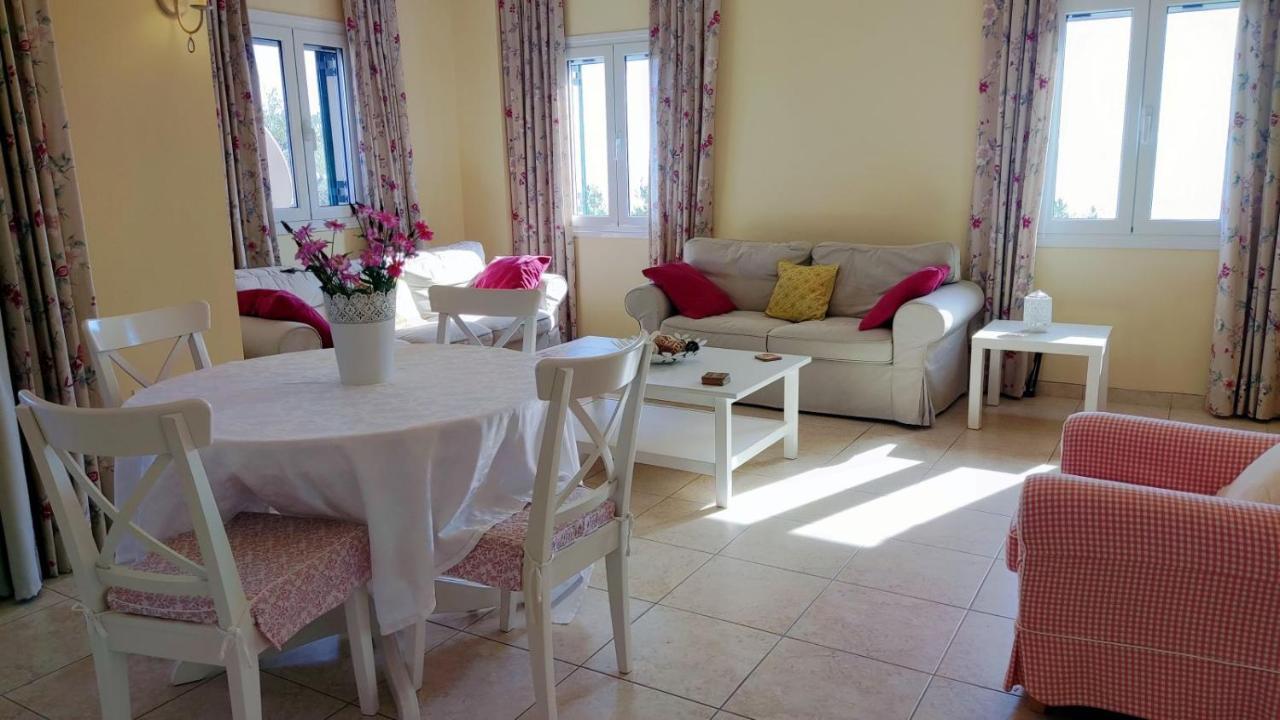 Nikolas House Vakantiehuis